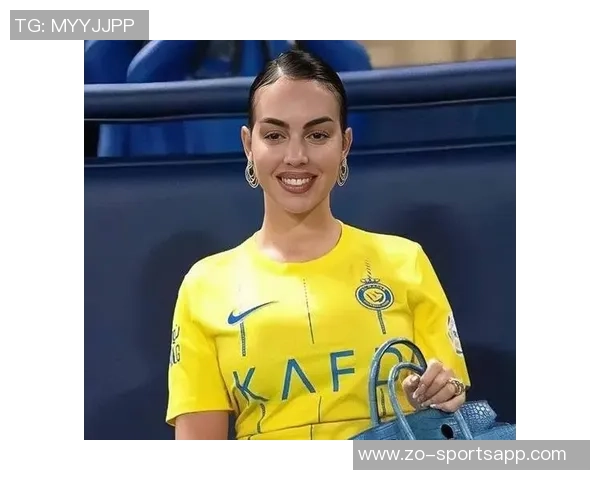 C罗为二女儿庆生送祝福偷穿乔治娜高跟鞋的趣味瞬间